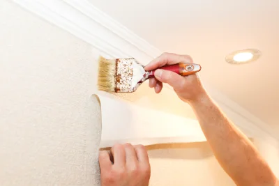 Pose de papier peint au Fel — revêtements muraux et toiles de verre